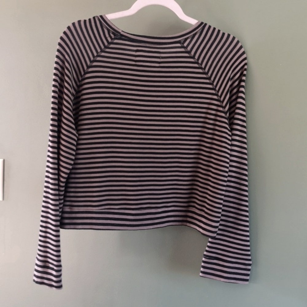 Jackson Rowe Striped Crop Style Long Sleeve Soft Casual Top Sz Medium - Picture 4 of 8